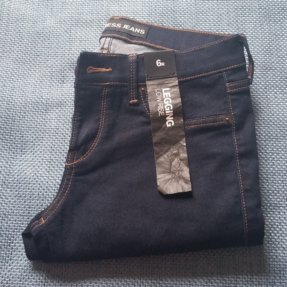 NEW! EXPRESS Jeans (Extreme Stretch) - Picture 8 of 8